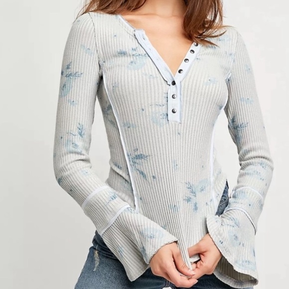 Free People Tops - 🆕Free People Floral Print Ribbed Henley In Grey